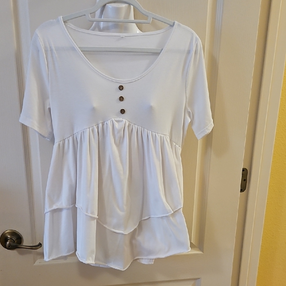 White layered summer, top short sleeves. Size MED 3 Buttons